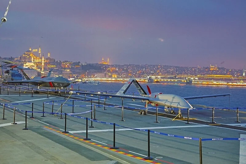 Objavljene fotografije s najvećeg turskog ratnog broda: Bespilotne letjelice i Istanbul u pozadini